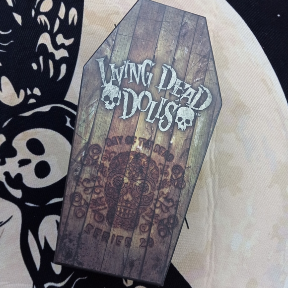 Savannah- Day of the Dead Living Dead Doll! Rare collectible w box & death cert - Picture 3 of 7